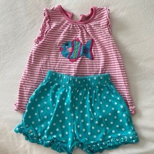 Luigi kids ruffle short set with fish, size 4, in EUC